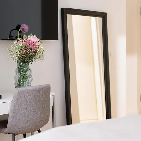 Barbara Iii - Exquisite